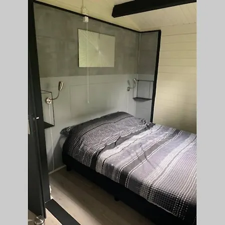 Sfeervolle Blokhut: Veluwe Retreat At Topparken Beekbergen